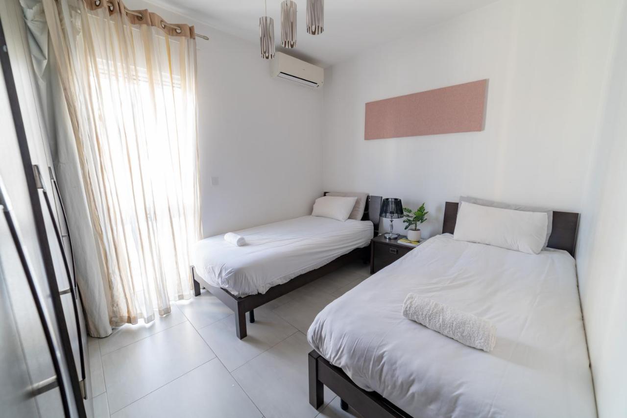 Metrostays Apartament St Julian Malta Сент Джулианс Экстерьер фото