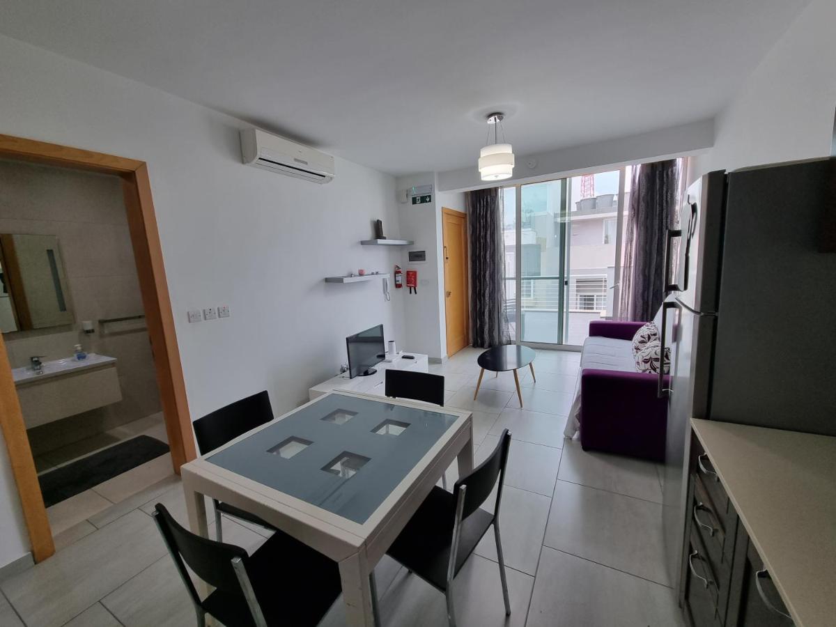 Metrostays Apartament St Julian Malta Сент Джулианс Экстерьер фото